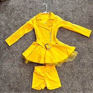 Kelle Large Child Singing In The Rain Costume. Excellent condition